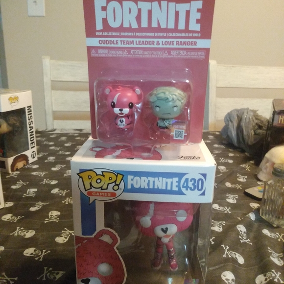 Funko pop and pint size heroes cuddle team leader